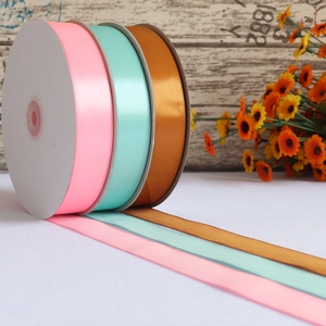 廉价高品质双面和单面100% 涤纶彩色缎带，适合各种场合 - Product Image 4