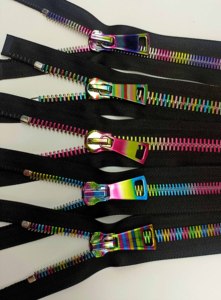 Tùy chỉnh 5 #8 # cầu vồng dây kéo kim loại chuỗi dài với băng đen với các loại thanh trượt cầu vồng khác nhau cho quần áo hoặc áo khoác - Product Image 4