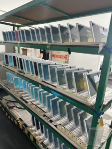 15.6 דק 'מסחרי lcd דיגיטלי תצוגה הכל-in-one tablet שיטות התקנה מרובות