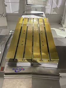 Yeni yüksek hassasiyetli XH7126 XH7132 CNC dikey frezeleme makine BT40 mili konik otomatik CNC dikey işleme merkezi