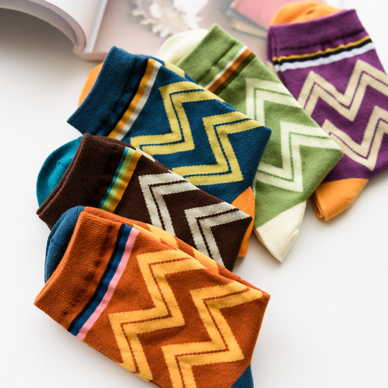 Cheap High Quality Japanese Harajuku Socks Wavy Type Crew Length Girl Fashion Socks