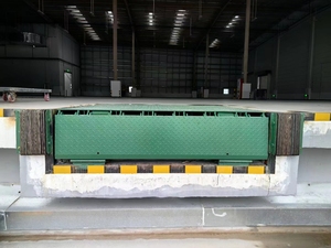 6-10Ton Hydraulic Lift <strong>Platform</strong> Dock Ramp Leveler Container <strong>Loading</strong> Ramp for Logistics <strong>Warehouse</strong> - Product Image 4