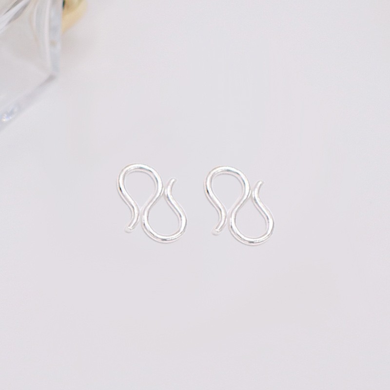 Thick silver S buckle