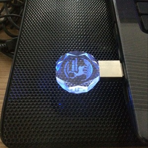 Logo Tùy Chỉnh LED Light Đa Giác Pha Lê <span class=keywords><strong>Usb</strong></span> <span class=keywords><strong>Flash</strong></span> <span class=keywords><strong>Drive</strong></span> Pendrive 2.0 3.0 2 Gb 8Gb 16Gb 32Gb 64Gb 128GB Hộp Quà Tặng - Product Image 3