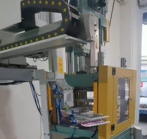 Toothbrush Handle Injection Machine with <strong>Automatic</strong> Feeding System - Product Image 4