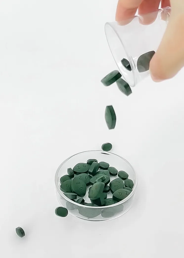 Su besleme için Protoga toptan toplu besleyici Spirulina tabletler
