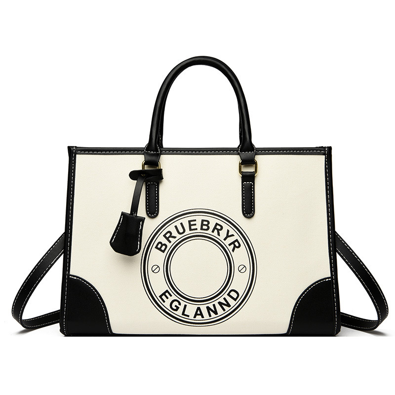 Blanc avec grand noir