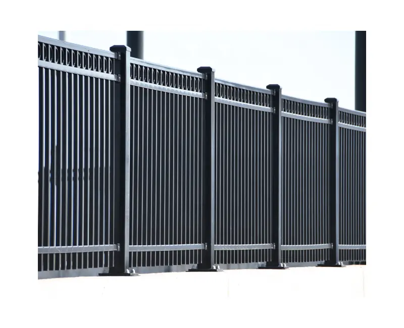 Fabbrica diretta a lunga durata in vinile PVC per esterni Privacy giardino pannello recinzione WPC per prato protezione WPC pannello traliccio e cancelli