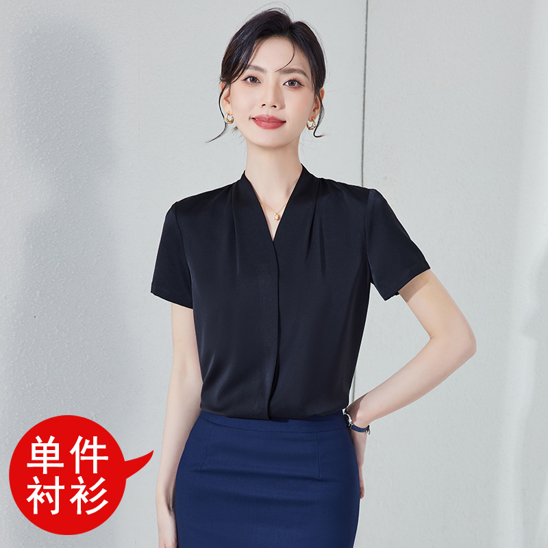 Black short-sleeved shirt