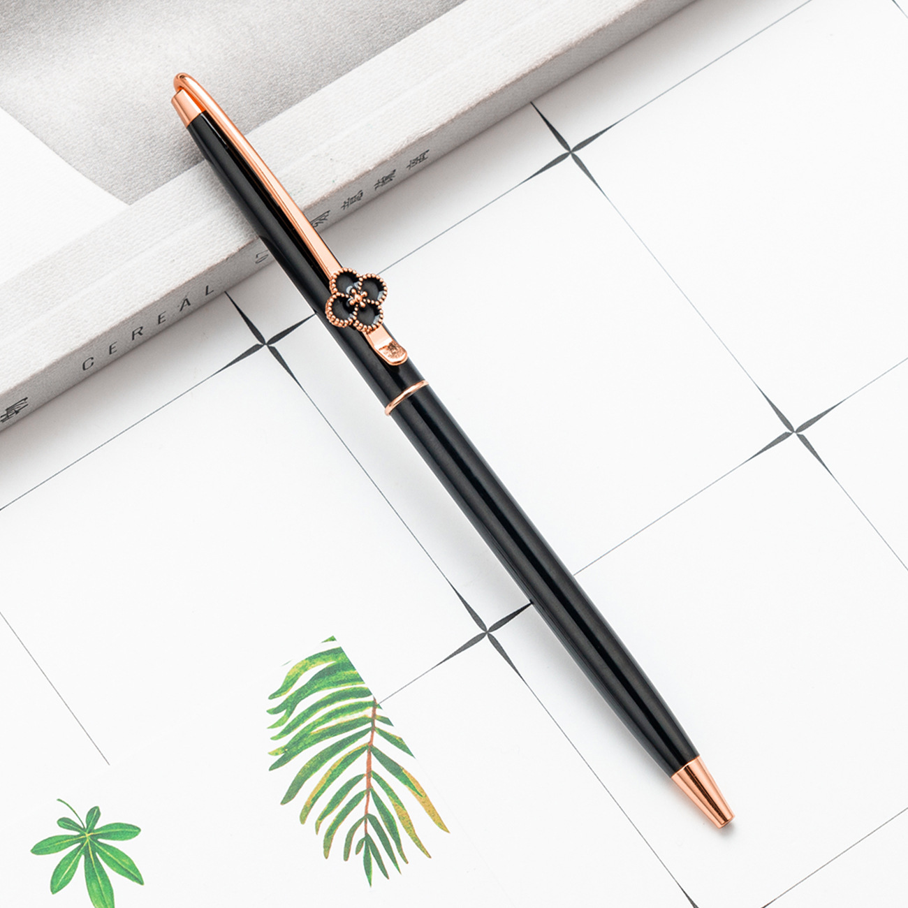 Black (rose gold)