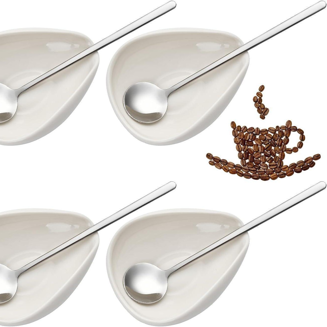 Quatre assiettes et quatre cuillères