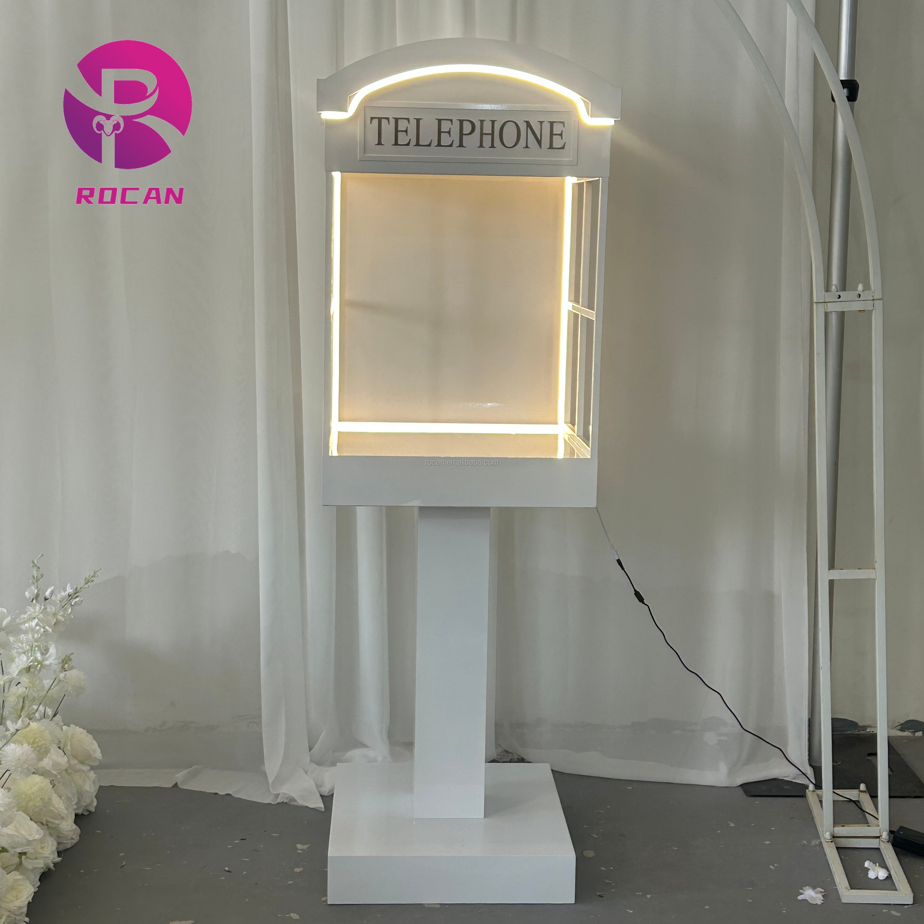 1,7 m de haut, avec lumière LED