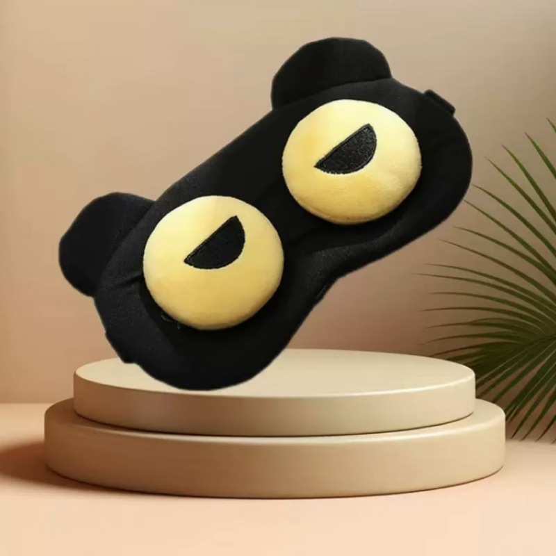 Black semi-circular eyes