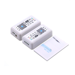 RGBストリップライト用の24個のキーを備えたワイヤレスリモートコントロールシャンデリアwifidmxLEDコントローラー - Product Image 3