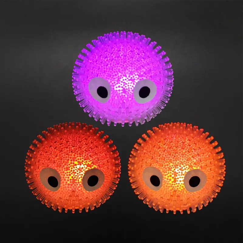 고품질 플라스틱 짜기 장난감 TPR 고무 연약한 귀여운 연약한 큰 눈은 빛을 가진 거품 Puffer 공을 불이 켜집니다