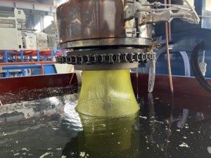 Nueva línea de producción para protección de vegetación verde Huerto PE Plástico Anti Bird Netting Mesh Making Machine para jardín - Product Image 6