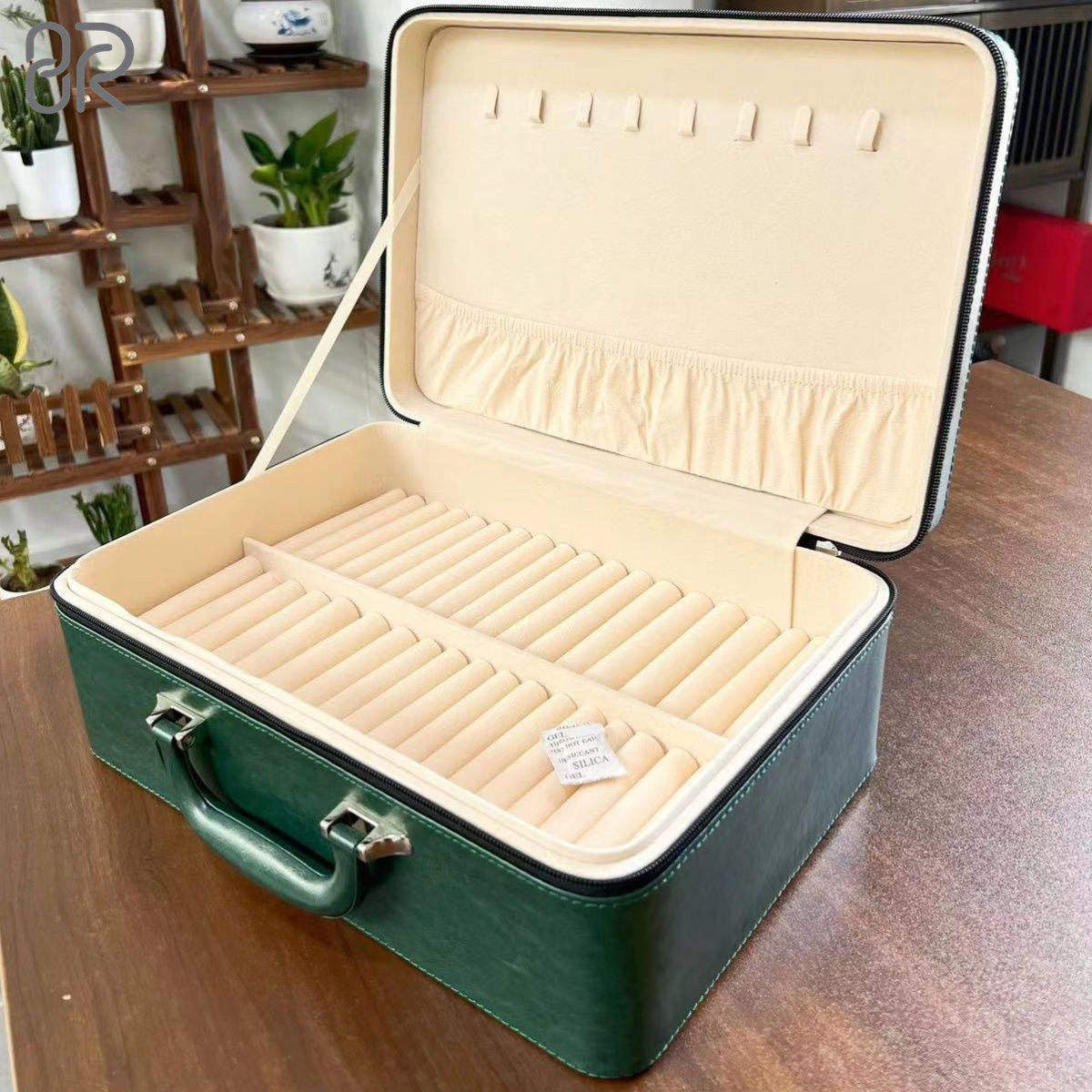 สีเขียว