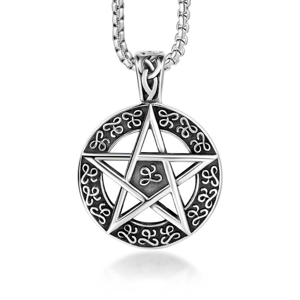 Pendentif seul, chaîne non incluse.