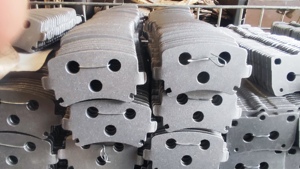 צלחת גיבוי באיכות גבוהה עם אבץ גלוון D1013 fit עבור רכב בלם רפידות חומר