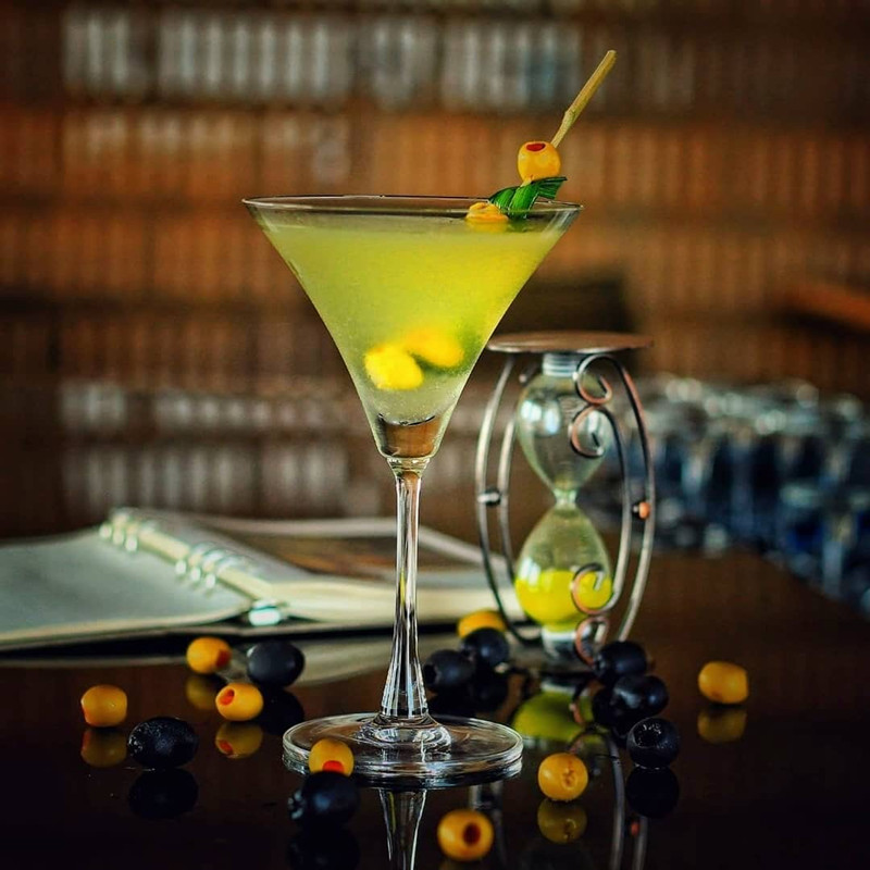 Wholesale custom long stem cocktail international cocktail/martini glass lead-free glass party cup