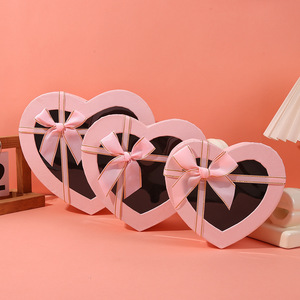 Caja en forma de corazón para arreglos florales Cajas de corazón para flores Juego de 3 Cajas de Regalo anidadas con tapas transparentes para el Día de San Valentín - Product Image 1