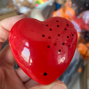 Venta al por mayor botones en forma de corazón personalizado grabable botón parlante función de grabación botón grabable - Product Image 1