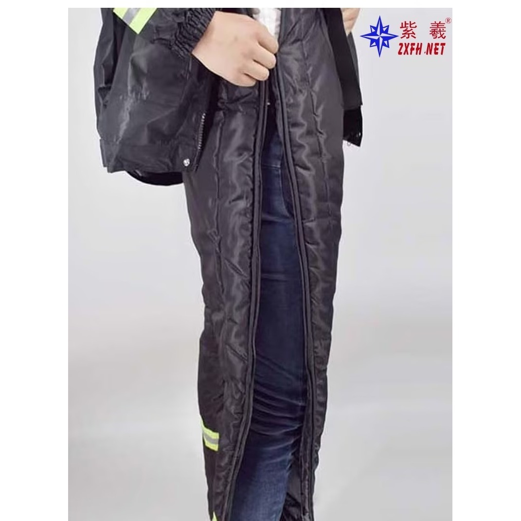 une seule paire de pantalons