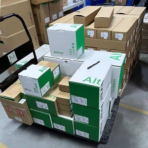 Großhandels preis SR3B261B Modulares Smart Relay 24V AC Programmier bare Logik steuerung für Automatisierung motor PLCS mit Takt anzeige - Product Image 3