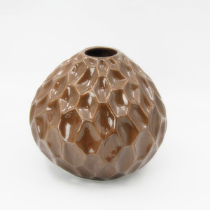 High Quality Glossy <strong>Vase</strong> with Irregular Light Luxury Feeling for Home Decoration - Product Image 4