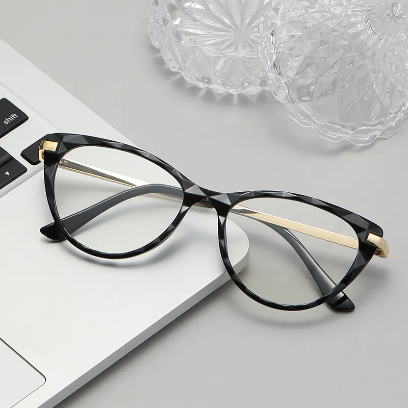 2023 fashion cat eye occhiali fotocromatici anti-luce blu nuovi occhiali da piede a molla in metallo all'ingrosso della fabbrica