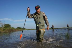 Outdoor the Knot <strong>Wading</strong> Pole Walking <strong>Stick</strong> for Duck Hunting and Fly Fishing B10