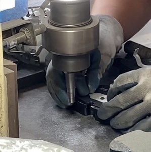 Trung Quốc phanh Pad máy làm cho phanh Pad sản xuất riveting máy - Product Image 3