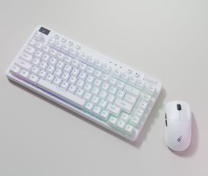 Combo de teclado y ratón inalámbrico Ultra Gaming con sensor Pixart 3311 y teclado mecánico RGB de tres modos - Product Image 1