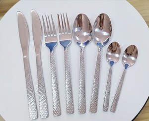 Edelstahl Besteck Messer und Gabel Löffel geprägtes Muster auf Griff rutsch festes Design