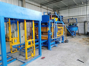 Máquina de bloques de hormigón de enclavamiento hidráulico completamente automática, máquina de fabricación de ladrillos huecos de cemento, máquina de fabricación de bloques - Product Image 5