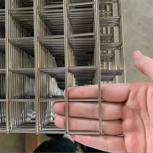 Fer galvanisé Treillis soudé Trou carré Couleur noire Installation facile <span class=keywords><strong>Cages</strong></span> pour oiseaux et lapins - Product Image 1