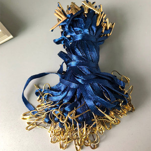 פוליאסטר סרט חוט לולאה מנעול עבור לבוש תג כותנה תווית hanger מתכת אטב סיכה - Product Image 1