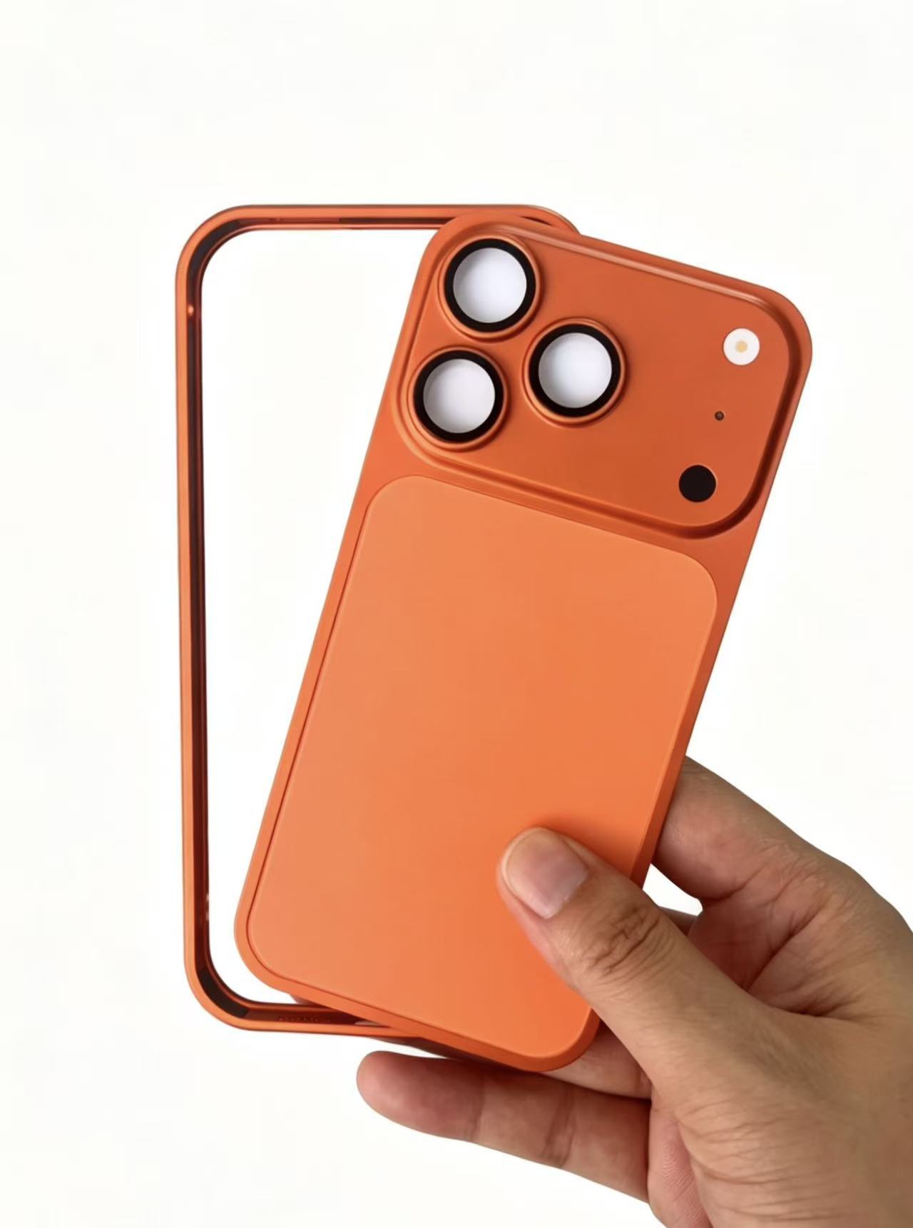 Bordure orange + métal devient instantanément un autocollant arrière