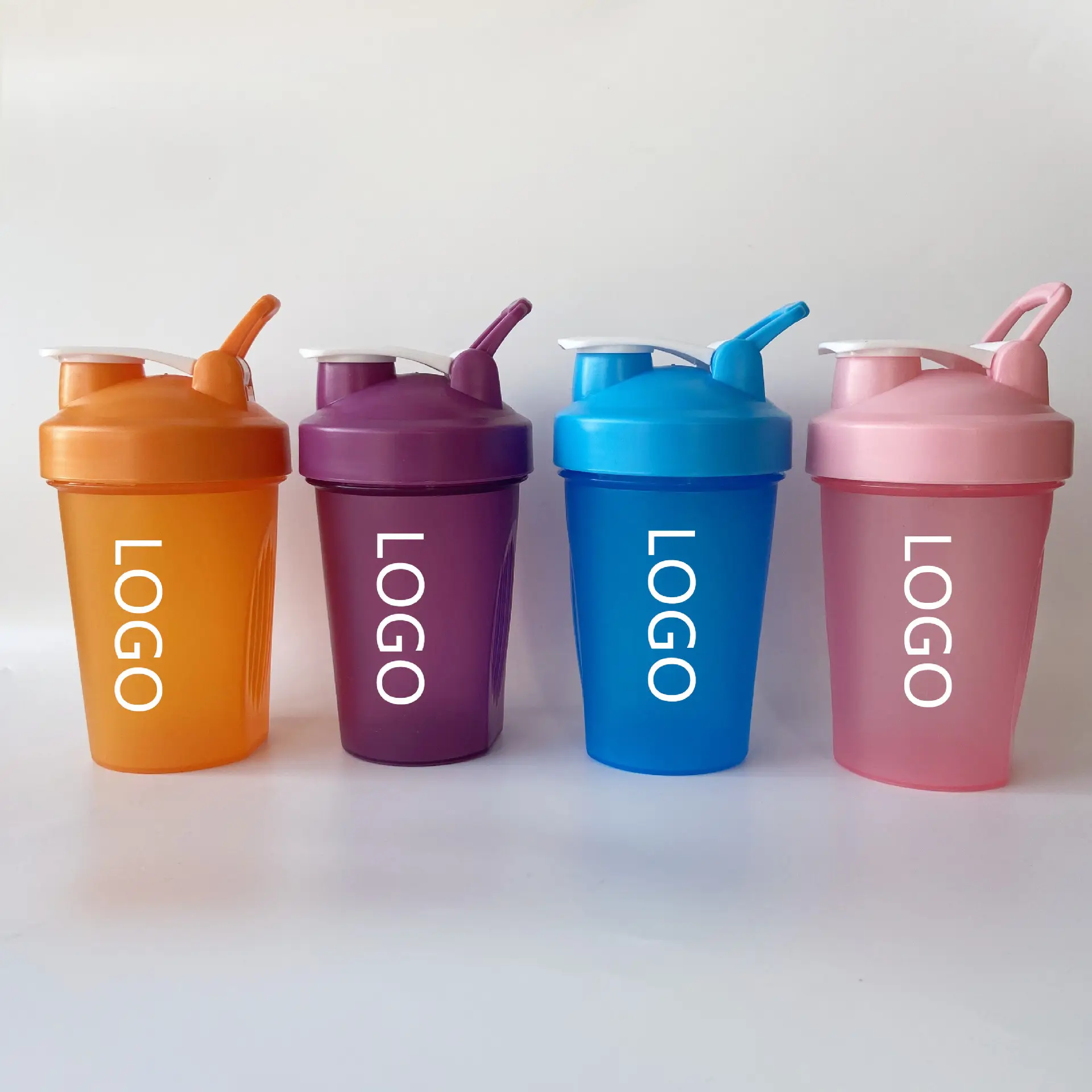 Shaker à protéines avec logo personnalisé bouteille de sport gym 500ml bouteille shaker d'eau potable en plastique sport