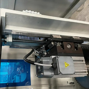 Mini fresatrice Cnc macchina fresatrice a 5 assi macchina da taglio in alluminio sega Cnc per la realizzazione di telaio di porte della finestra in alluminio fornito - Product Image 2