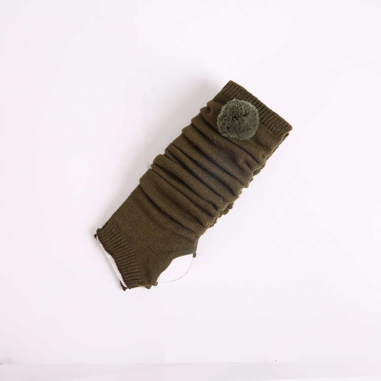 Verde militare (si prega di notare se è necessario portare palle di capelli)