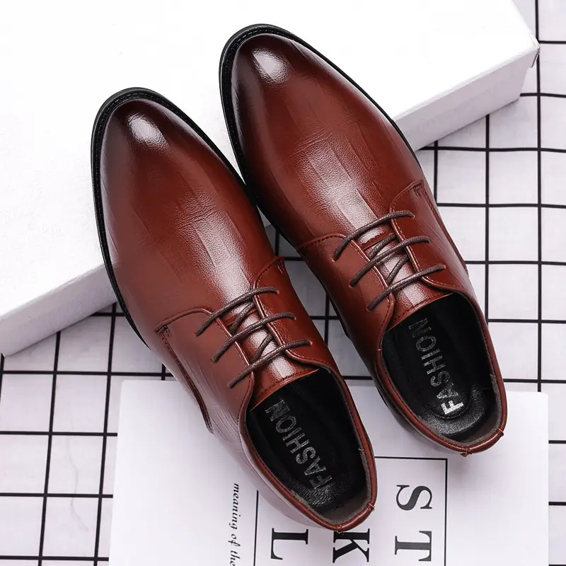 Chaussures en cuir pour hommes d'affaires britanniques Mode décontractée Chaussures pour hommes Laçage formel