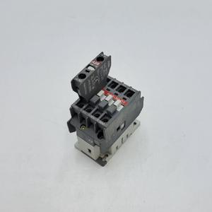 Neue und originale SPS A123001 Schütz spule 110120V 3P 3PH Typ A12 W CA510 Block SPS Programmier steuerung - Product Image 1