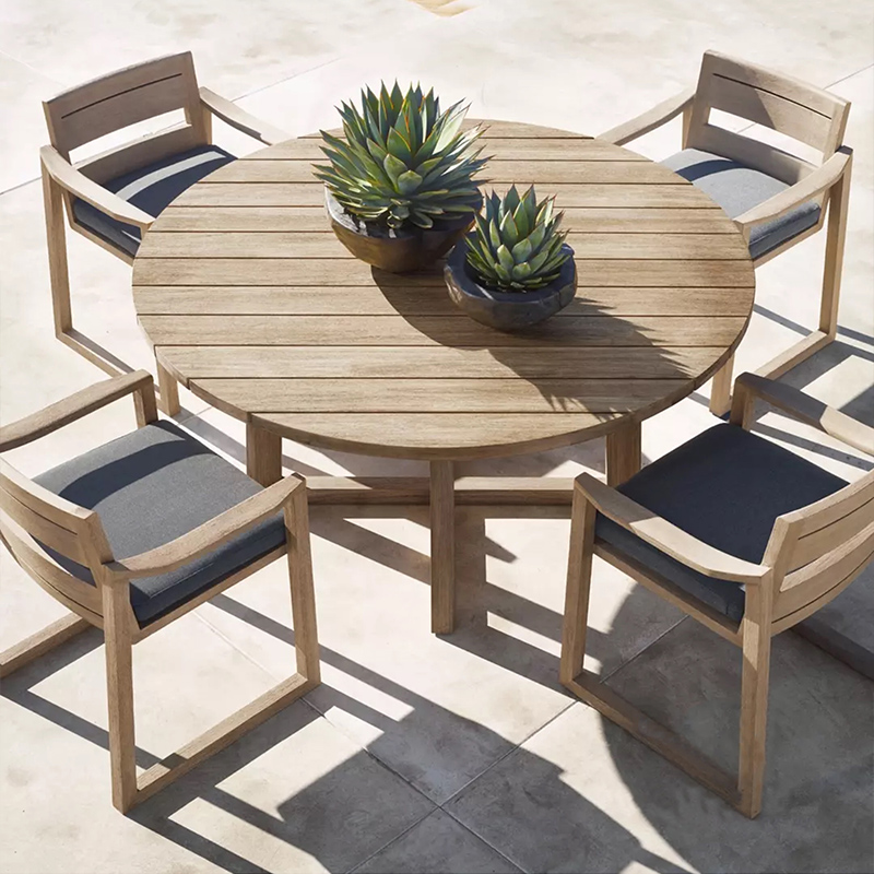 4 fauteuils + table ronde 150cm