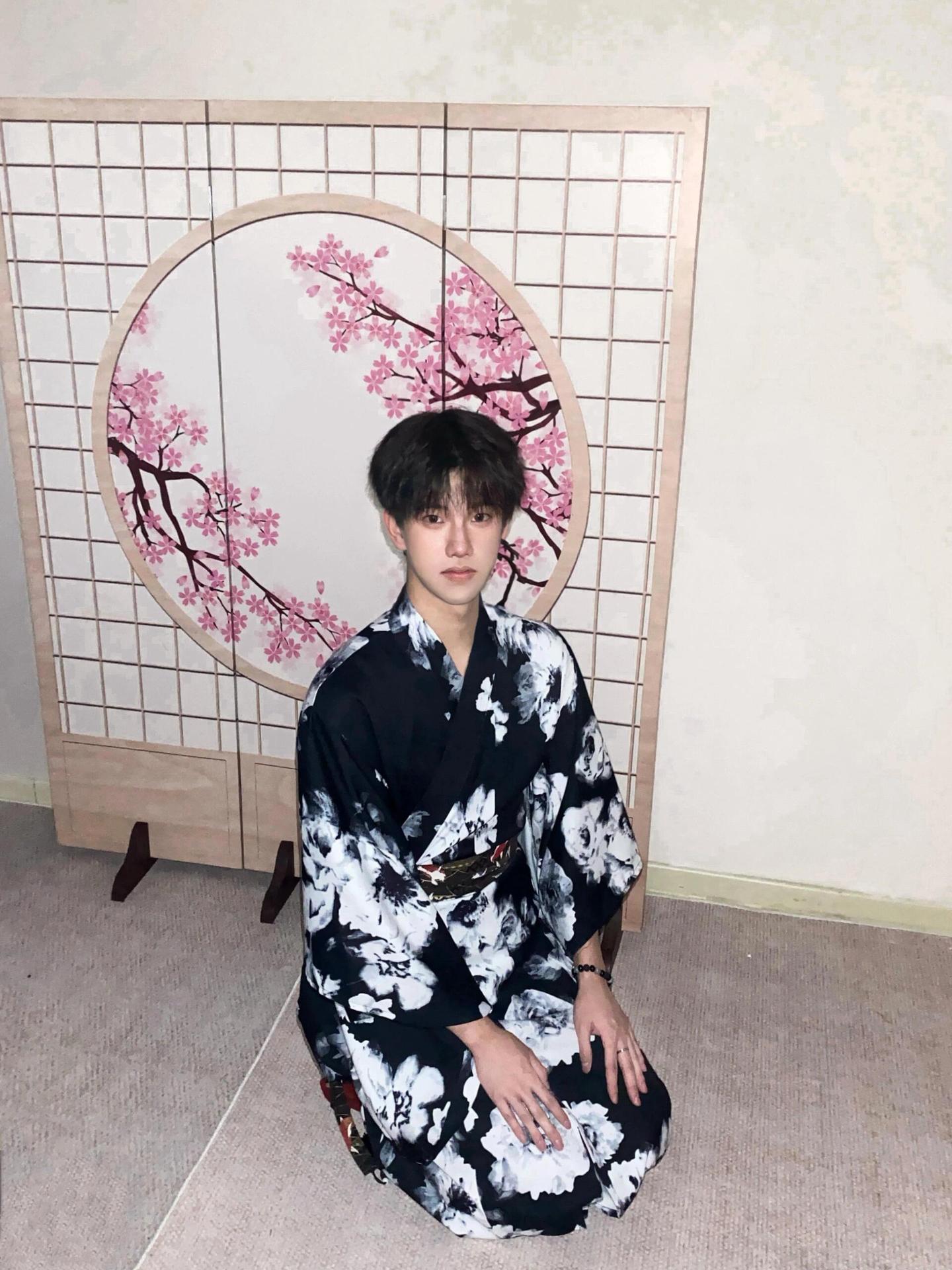 11 kimono avec obi inclus