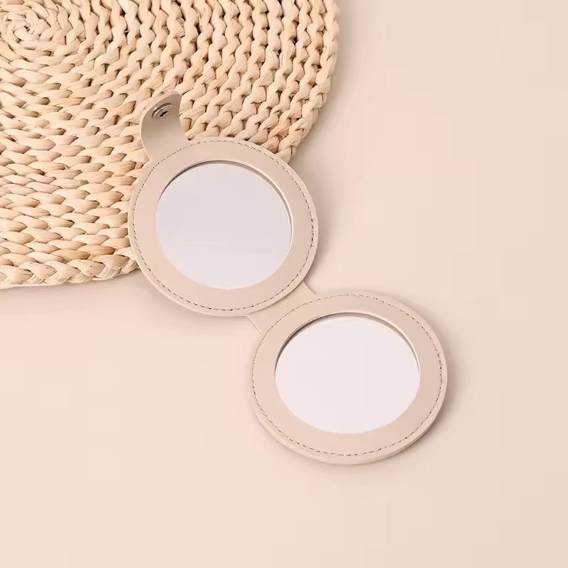Round khaki