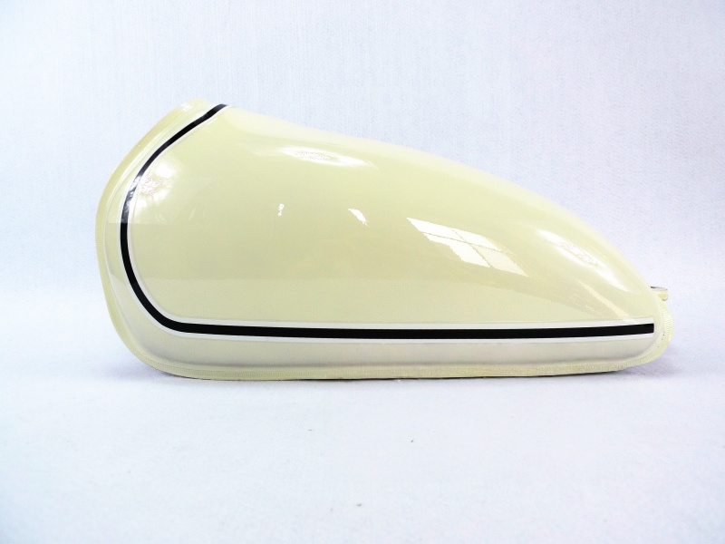 ถังน้ำมันสีเบจ