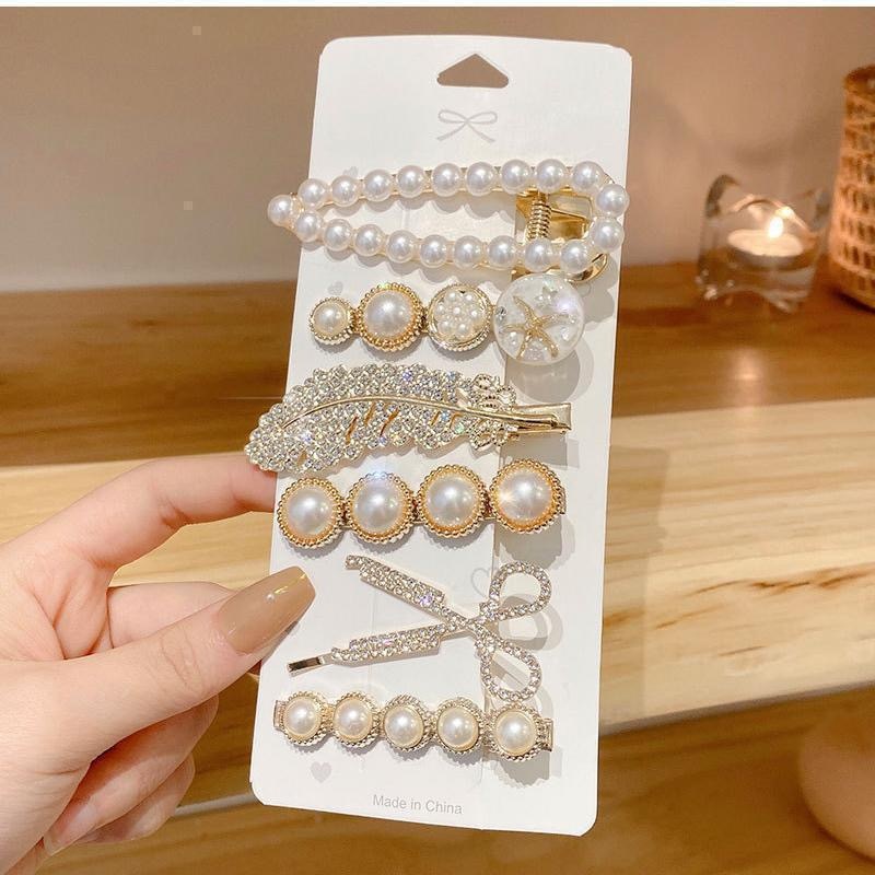 Ensemble de ciseaux dorés avec perles