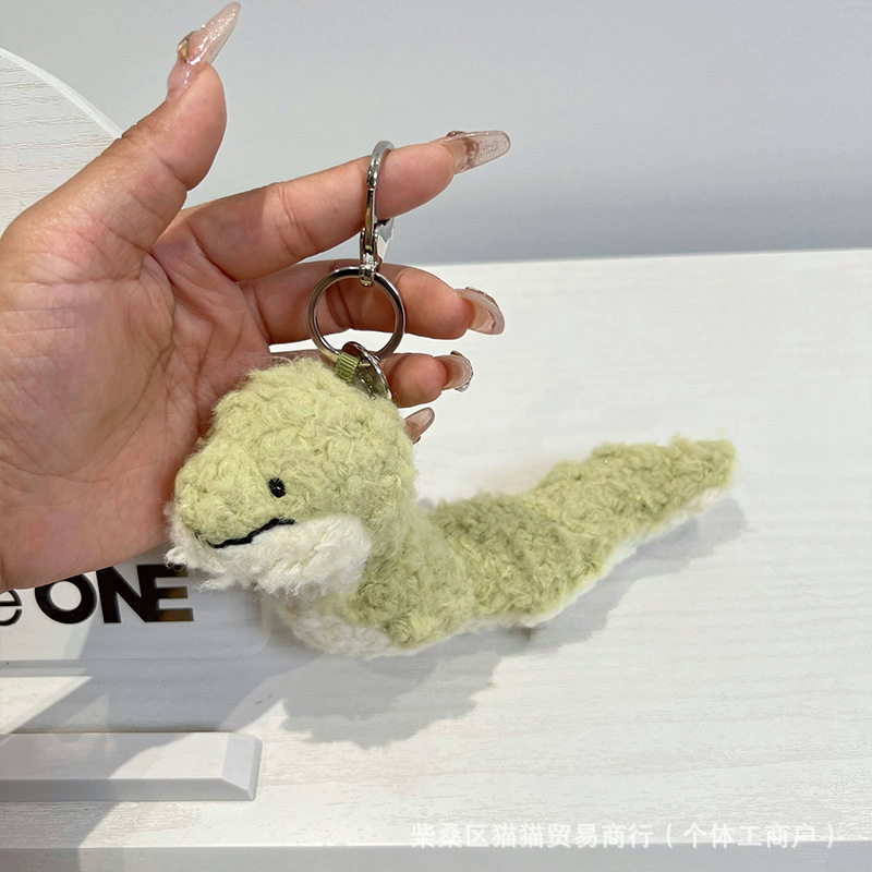 Pendentif serpent bouclé