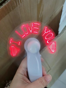 Creativo DIY Mini Flash LED ventilador 3 aspas mensaje programable velocidad del viento Verano de mano alimentado por batería para coche RV uso usable - Product Image 2